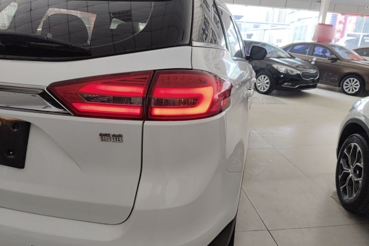 Used Geely Auto Emgrand X7 Sport 2016 1.8TD Automatic ZhiShang Model Right Rear Taillight