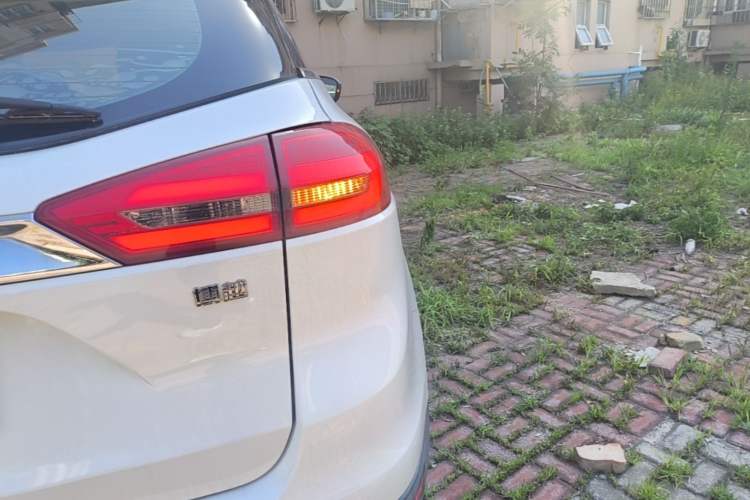 Used Geely Auto Emgrand X7 Sport 2016 1.8TD Automatic Smart Model Right Rear Taillight