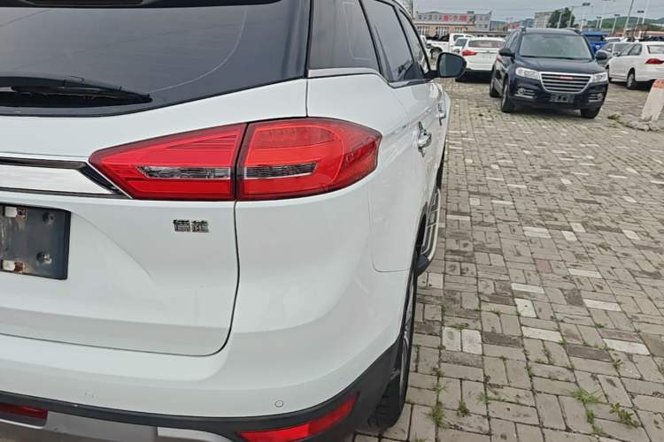 Used Geely Auto Emgrand X7 Sport 2016 1.8TD Automatic ZhiZun Version Right Rear Taillight