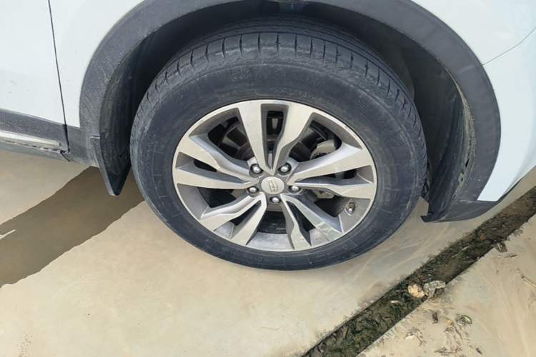 Used Geely Auto Emgrand X7 Sport 2016 1.8TD Automatic ZhiZun Version Right Rear Wheel Hub