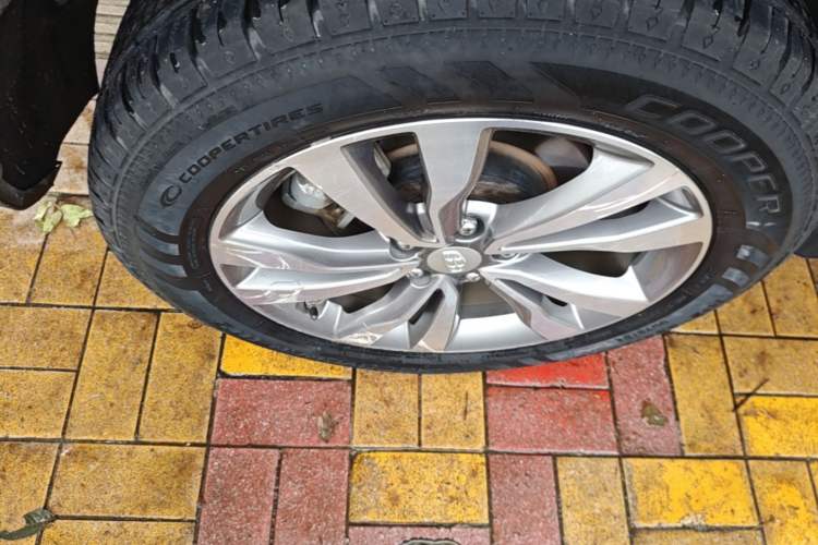 Used Geely Auto Emgrand X7 Sport 2016 1.8TD Automatic ZhiZun Version Right Rear Wheel Hub