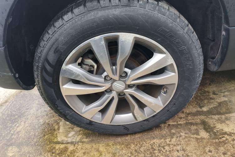 Used Geely Auto Emgrand X7 Sport 2016 1.8TD Automatic All-Wheel-Drive ZhiZun Edition Right Rear Wheel Hub