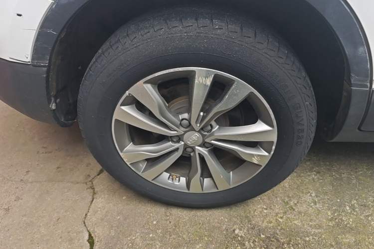 Used Geely Auto Emgrand X7 Sport 2016 1.8TD Automatic Smart Connectivity Version Right Rear Wheel Hub
