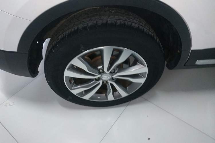 Used Geely Auto Emgrand X7 Sport 2016 1.8TD Automatic ZhiZun Version Right Rear Wheel Hub