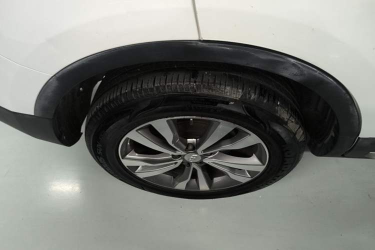 Used Geely Auto Emgrand X7 Sport 2016 1.8TD Automatic ZhiZun Version Right Rear Wheel Hub