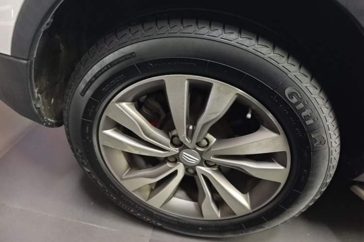 Used Geely Auto Emgrand X7 Sport 2016 1.8TD Automatic Smart Connectivity Version Right Rear Wheel Hub