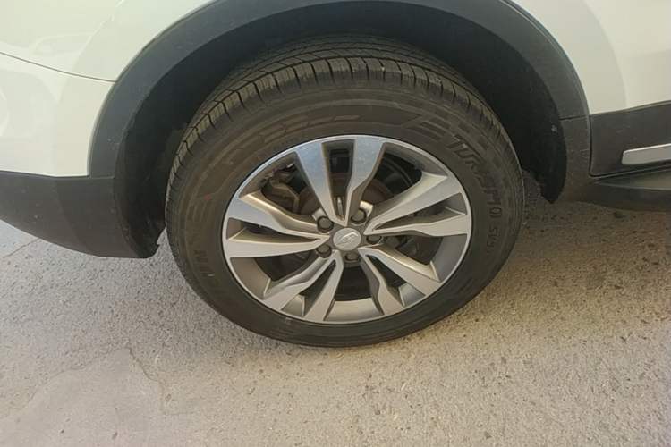 Used Geely Auto Emgrand X7 Sport 2016 1.8TD Automatic Smart Connectivity Version Right Rear Wheel Hub