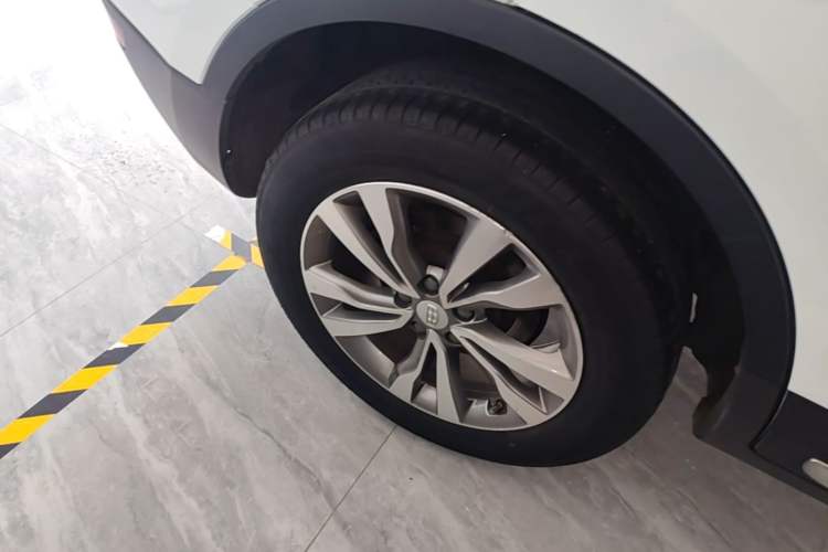 Used Geely Auto Emgrand X7 Sport 2016 1.8TD Automatic Smart Connectivity Version Right Rear Wheel Hub