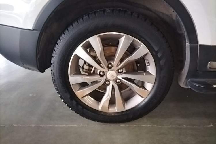 Used Geely Auto Emgrand X7 Sport 2016 1.8TD Automatic ZhiZun Version Right Rear Wheel Hub