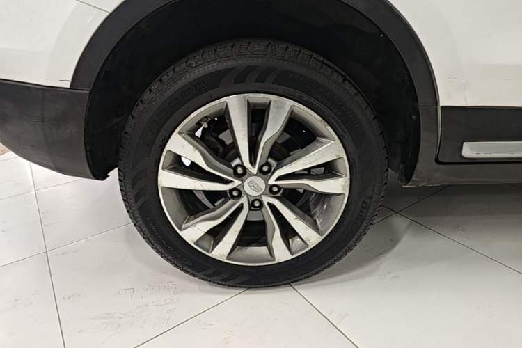Used Geely Auto Emgrand X7 Sport 2016 1.8TD Automatic All-Wheel-Drive ZhiZun Edition Right Rear Wheel Hub