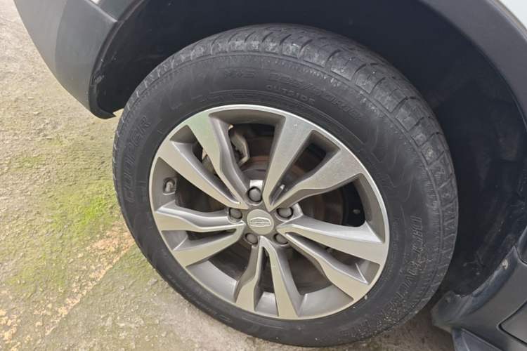 Used Geely Auto Emgrand X7 Sport 2016 1.8TD Automatic ZhiZun Version Right Rear Wheel Hub