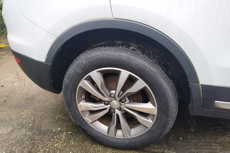 Used Geely Auto Emgrand X7 Sport 2016 1.8TD Automatic Smart Connectivity Version Right Rear Wheel Hub