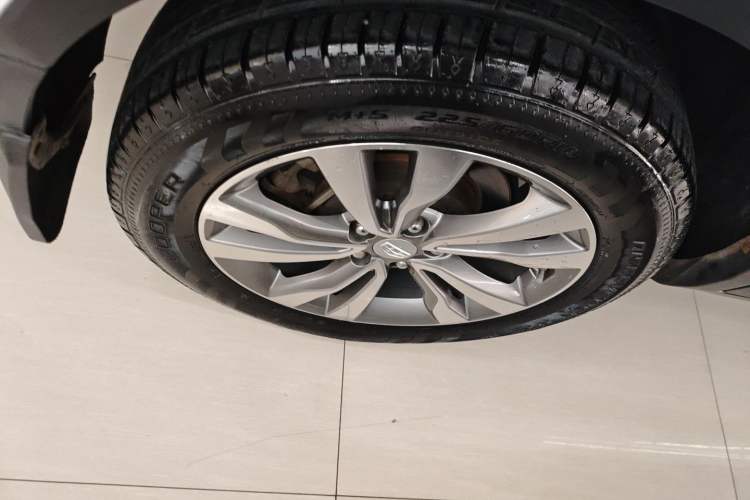Used Geely Auto Emgrand X7 Sport 2016 1.8TD Automatic ZhiZun Version Right Rear Wheel Hub