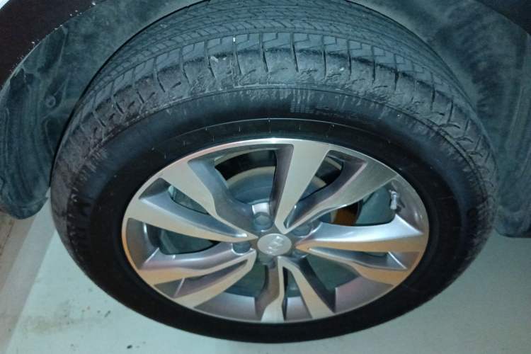 Used Geely Auto Emgrand X7 Sport 2016 1.8TD Automatic Smart Connectivity Version Right Rear Wheel Hub