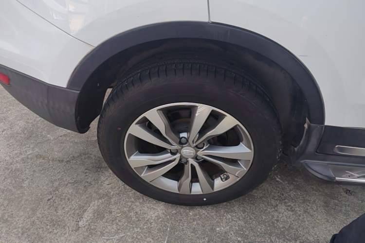 Used Geely Auto Emgrand X7 Sport 2016 1.8TD Automatic Smart Model Right Rear Wheel Hub