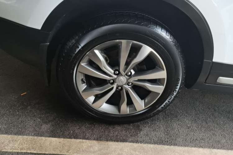 Used Geely Auto Emgrand X7 Sport 2016 1.8TD Automatic Smart Model Right Rear Wheel Hub