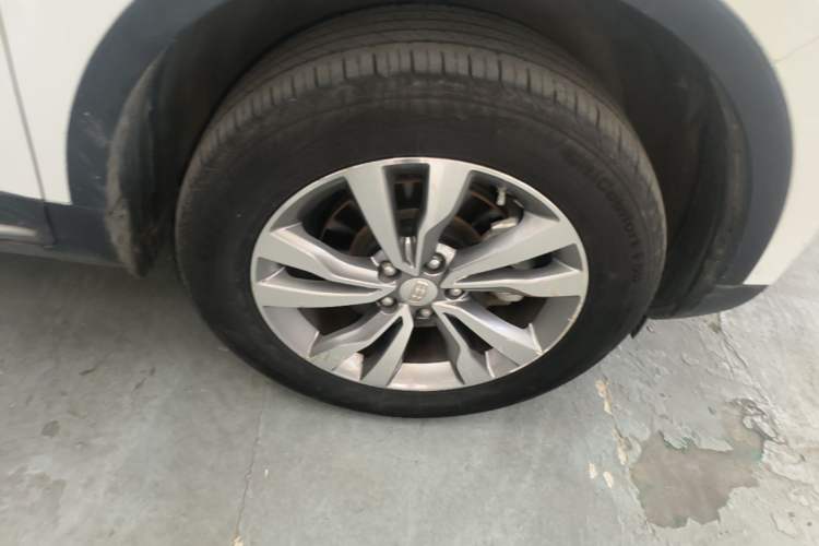 Used Geely Auto Emgrand X7 Sport 2016 1.8TD Automatic ZhiZun Version Right Rear Wheel Hub