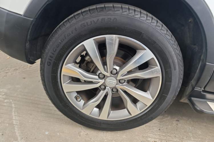 Used Geely Auto Emgrand X7 Sport 2016 1.8TD Automatic Smart Model Right Rear Wheel Hub