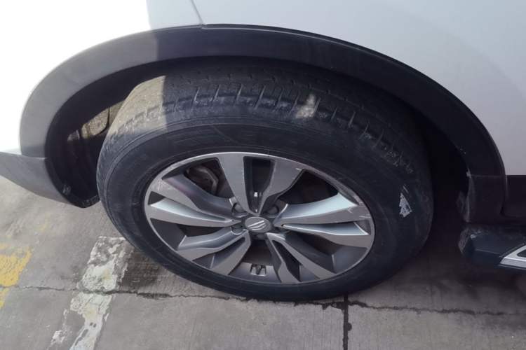 Used Geely Auto Emgrand X7 Sport 2016 1.8TD Automatic ZhiZun Version Right Rear Wheel Hub