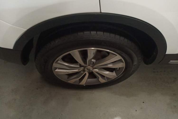 Used Geely Auto Emgrand X7 Sport 2016 1.8TD Automatic Smart Model Right Rear Wheel Hub