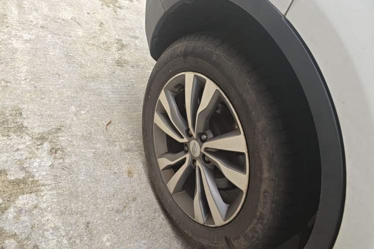 Used Geely Auto Emgrand X7 Sport 2016 1.8TD Automatic ZhiShang Model Right Rear Wheel Hub