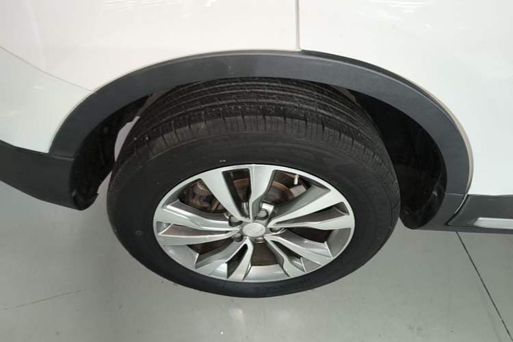 Used Geely Auto Emgrand X7 Sport 2016 1.8TD Automatic ZhiZun Version Right Rear Wheel Hub