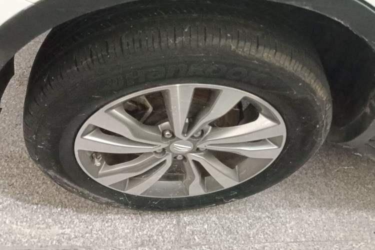 Used Geely Auto Emgrand X7 Sport 2016 1.8TD Automatic Smart Connectivity Version Right Rear Wheel Hub