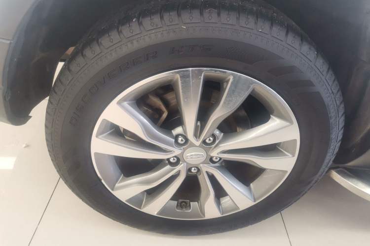 Used Geely Auto Emgrand X7 Sport 2016 1.8TD Automatic All-Wheel-Drive ZhiZun Edition Right Rear Wheel Hub