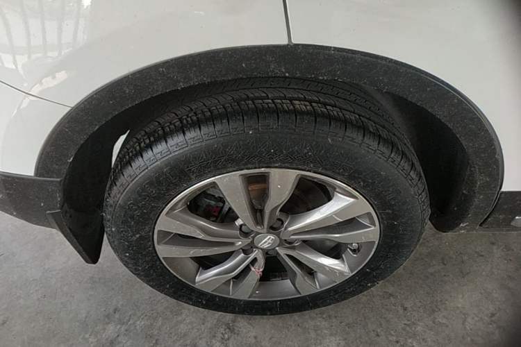 Used Geely Auto Emgrand X7 Sport 2016 1.8TD Automatic ZhiZun Version Right Rear Wheel Hub