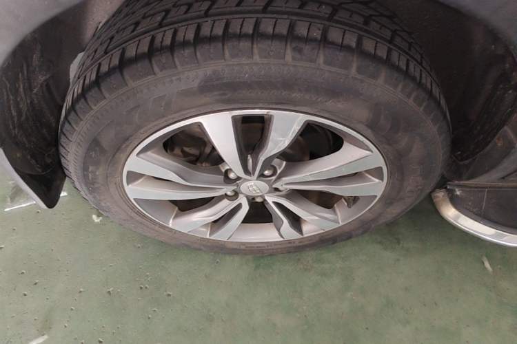 Used Geely Auto Emgrand X7 Sport 2016 1.8TD Automatic ZhiZun Version Right Rear Wheel Hub