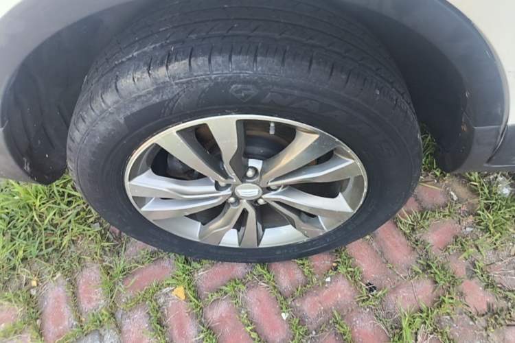 Used Geely Auto Emgrand X7 Sport 2016 1.8TD Automatic Smart Model Right Rear Wheel Hub