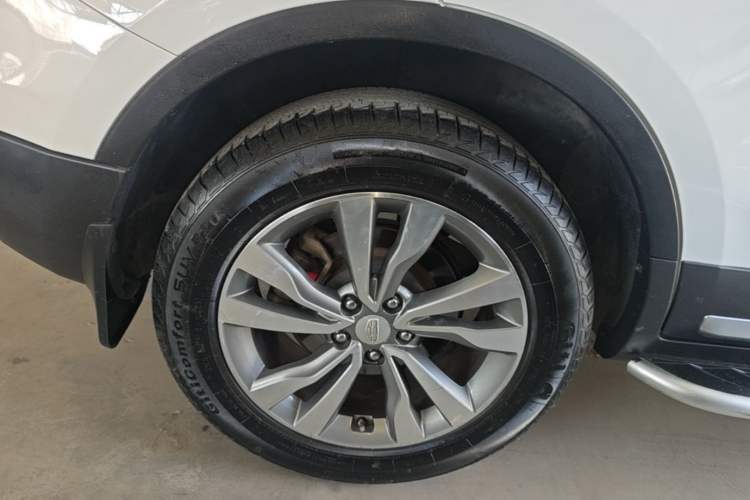 Used Geely Auto Emgrand X7 Sport 2016 1.8TD Automatic Smart Model Right Rear Wheel Hub