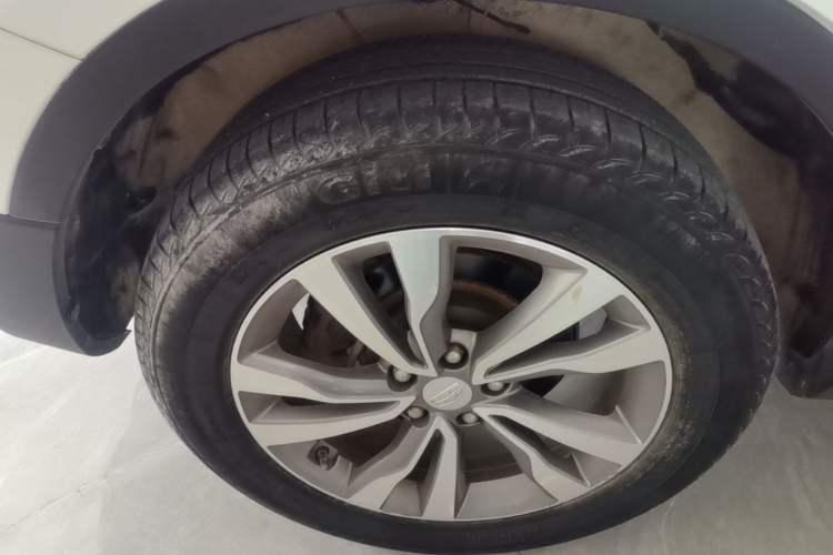 Used Geely Auto Emgrand X7 Sport 2016 1.8TD Automatic Smart Model Right Rear Wheel Hub