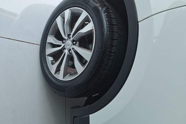 Used Geely Auto Emgrand X7 Sport 2016 1.8TD Manual ZhiShang Model Right Rear Wheel Hub