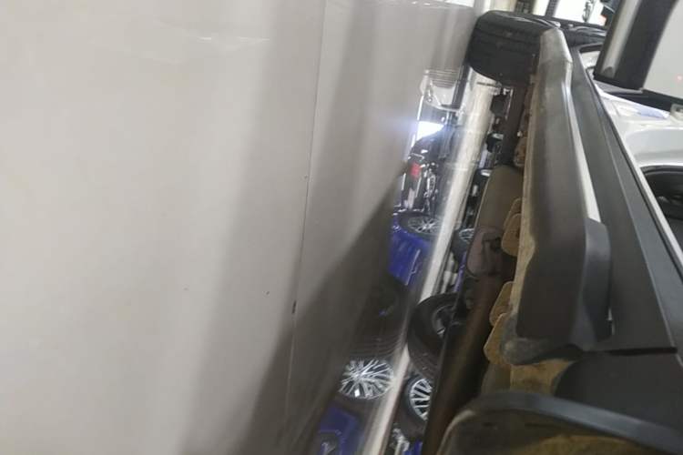 Used Geely Auto Emgrand X7 Sport 2016 1.8TD Automatic ZhiShang Model Right Side Sill