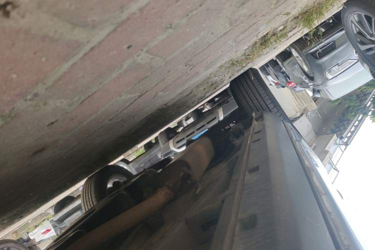 Used Geely Auto Emgrand X7 Sport 2016 1.8TD Automatic Smart Connectivity Version Right Side Sill