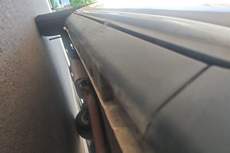 Used Geely Auto Emgrand X7 Sport 2016 1.8TD Automatic Smart Connectivity Version Right Side Sill