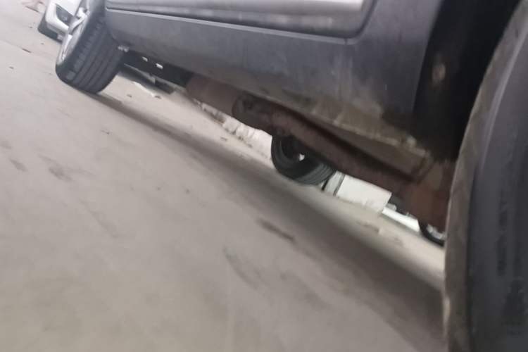 Used Geely Auto Emgrand X7 Sport 2016 1.8TD Automatic ZhiShang Model Right Side Sill