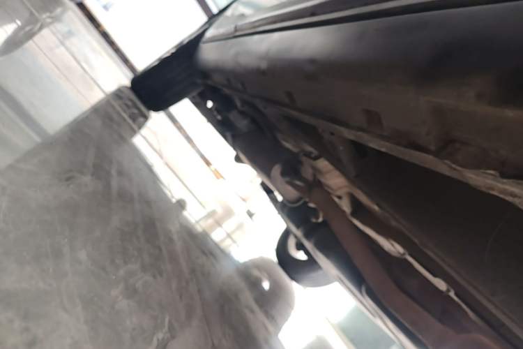 Used Geely Auto Emgrand X7 Sport 2016 1.8TD Automatic Smart Connectivity Version Right Side Sill