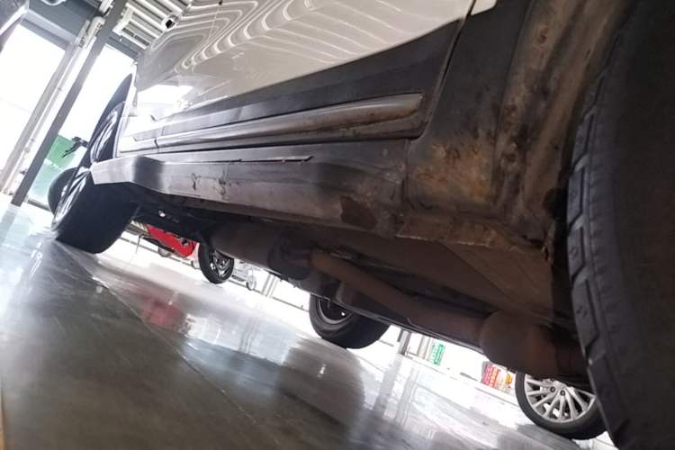 Used Geely Auto Emgrand X7 Sport 2016 1.8TD Automatic ZhiZun Version Right Side Sill