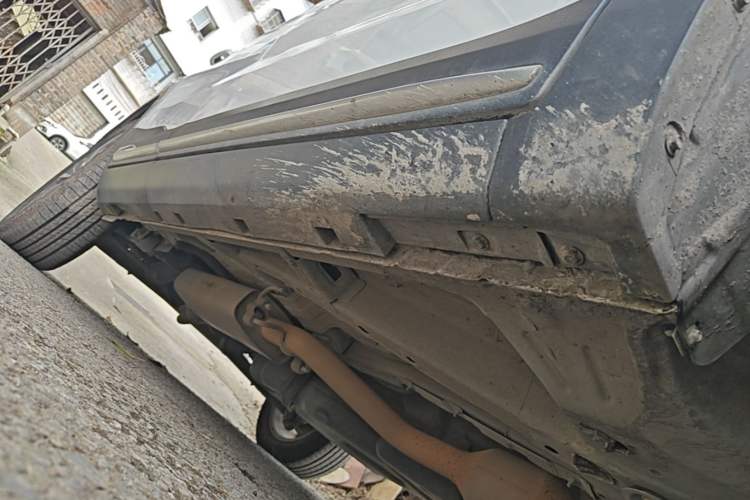 Used Geely Auto Emgrand X7 Sport 2016 2.0L Manual Smart Connect Version Right Side Sill