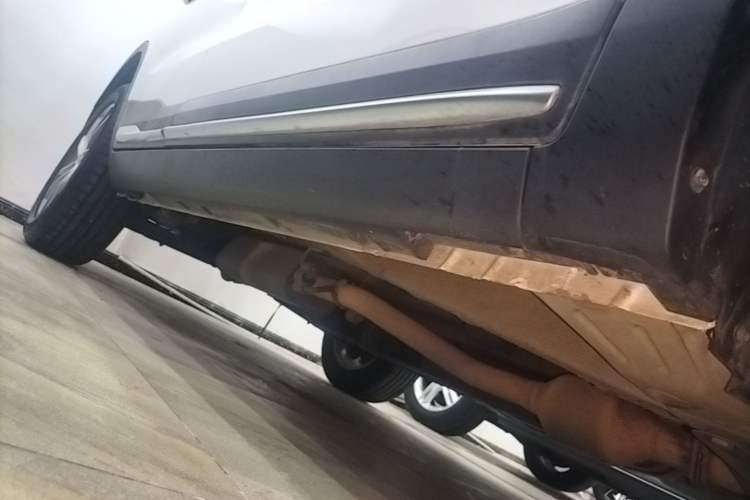 Used Geely Auto Emgrand X7 Sport 2016 1.8TD Automatic ZhiShang Model Right Side Sill