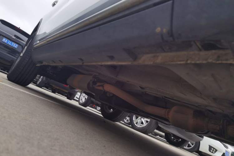 Used Geely Auto Emgrand X7 Sport 2016 1.8TD Automatic ZhiShang Model Right Side Sill