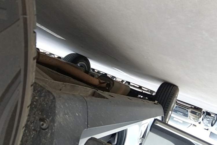 Used Geely Auto Emgrand X7 Sport 2016 1.8TD Automatic Smart Model Right Side Sill