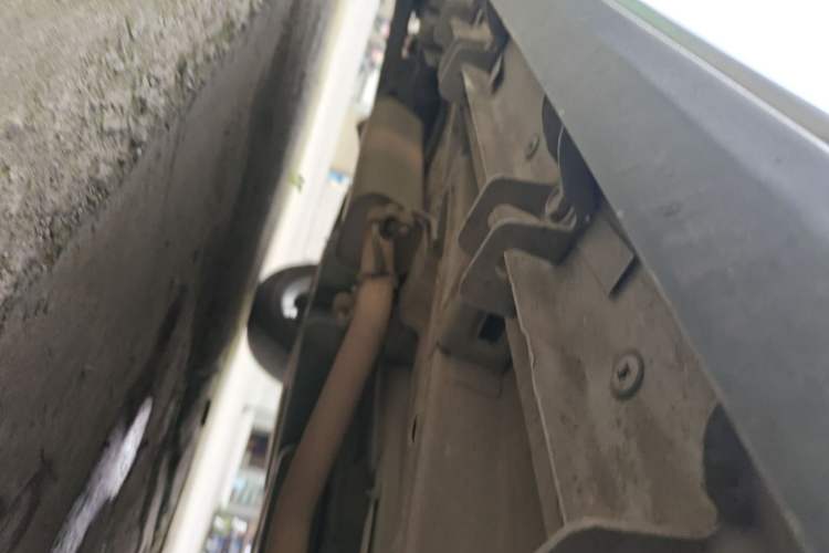 Used Geely Auto Emgrand X7 Sport 2016 1.8TD Automatic ZhiZun Version Right Side Sill
