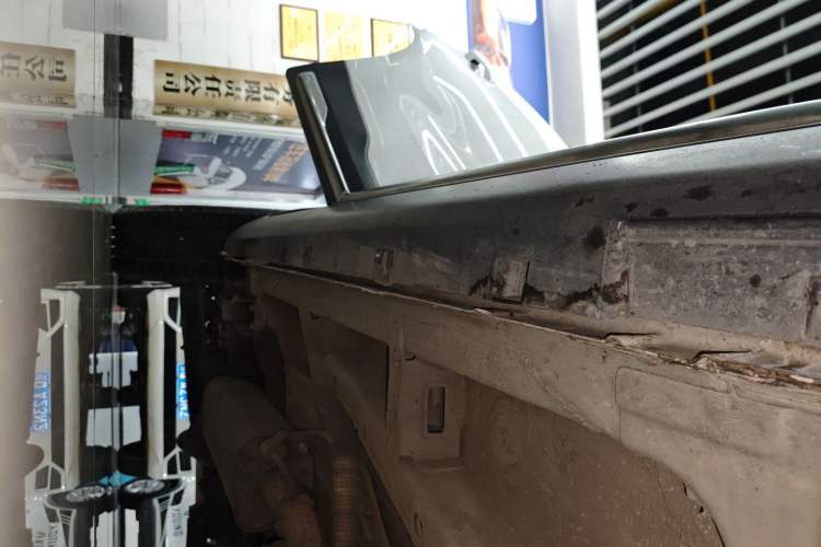 Used Geely Auto Emgrand X7 Sport 2016 1.8TD Automatic ZhiZun Version Right Side Sill