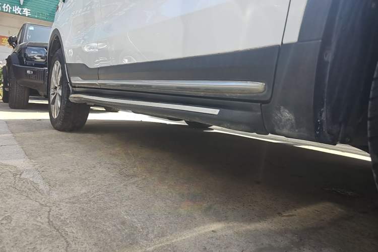 Used Geely Auto Emgrand X7 Sport 2016 1.8TD Automatic ZhiZun Version Right Side Sill