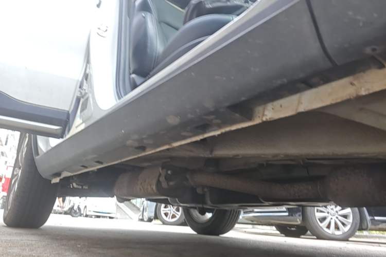 Used Geely Auto Emgrand X7 Sport 2016 1.8TD Automatic ZhiShang Model Right Side Sill