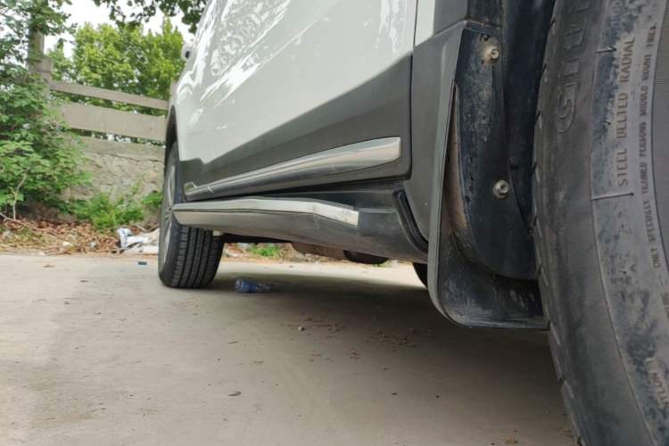 Used Geely Auto Emgrand X7 Sport 2016 1.8TD Automatic Smart Model Right Side Sill