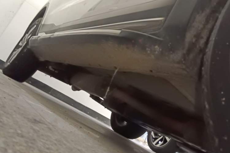 Used Geely Auto Emgrand X7 Sport 2016 1.8TD Automatic Smart Connectivity Version Right Side Sill